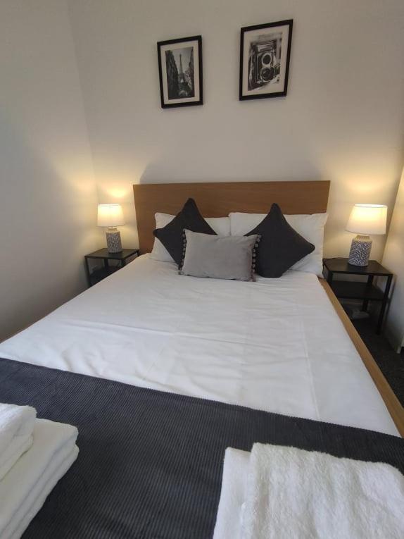1 Bedroom Apartment With Free Parking 웨이머스만 외부 사진